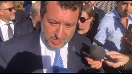 Descargar video: Salvini boccia Ius scholae e Ius soli, no a scorciatoie cittadinanza