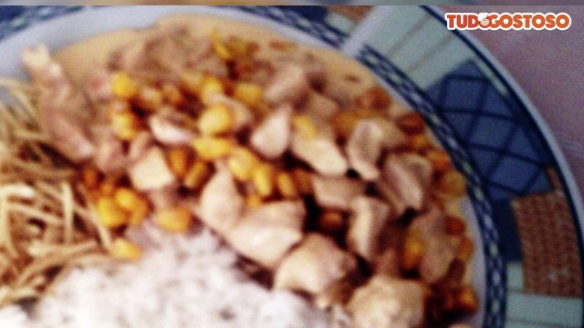 Estrogonofe simples de frango da Taí