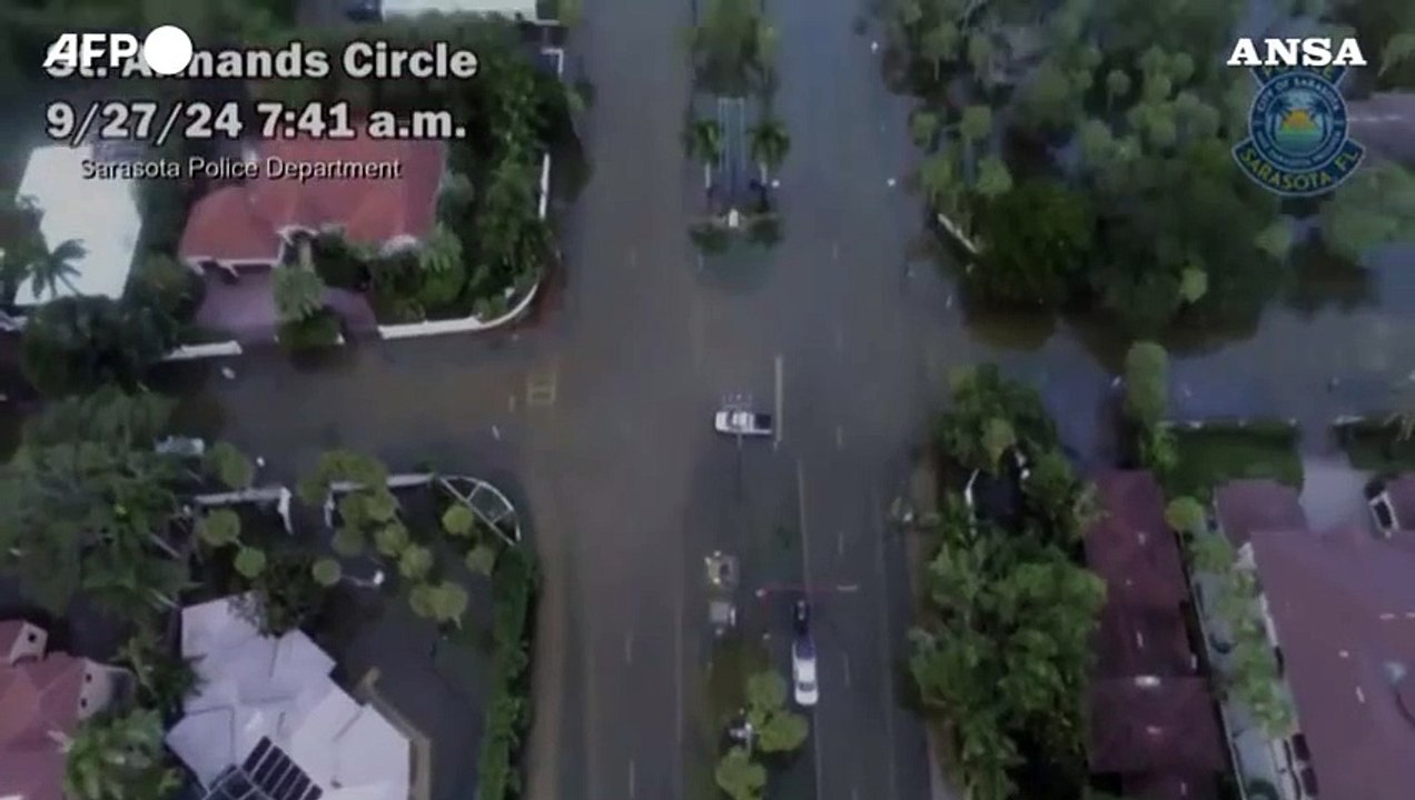 Florida, inondazioni a Sarasota dopo l'uragano Helene