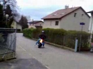 Niko en action avec son superbe scooter mdrr
