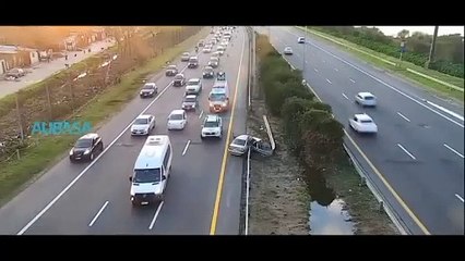 Despiste, cruce de carril y trompo en la Autopista La Plata