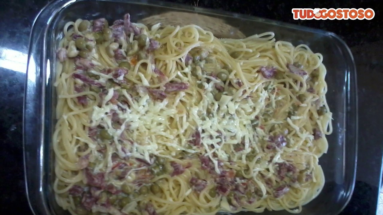 Macarrão com carne seca