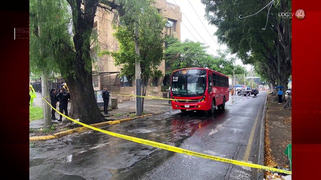 Asesinan a un hombre a bordo de un camión de transporte público en Guadalajara