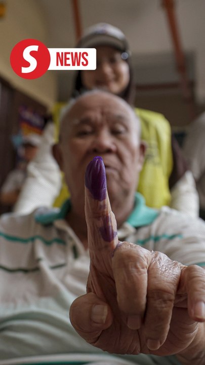 Mahkota polls: Voters stream to polling centres to cast ballots, turnout at 16.56%