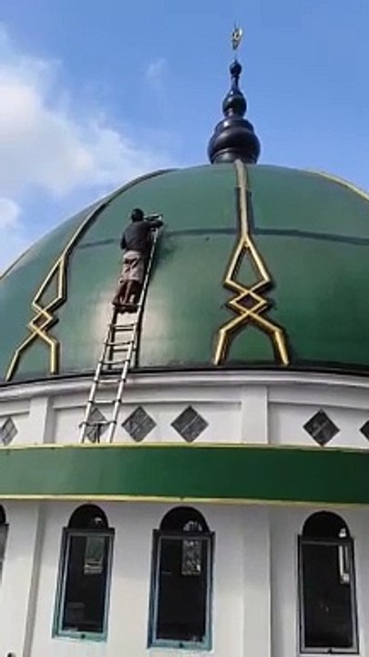 Begini Cara Memperbaiki Kubah Masjid Yang Bocor dan Rembes Dengan Menggunakan Aspal Cair