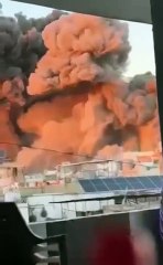 Ağıtlar, feryatlar Arapça, Farsça, Türkçe… Zafer çığlıkları İbranice, İngilizce