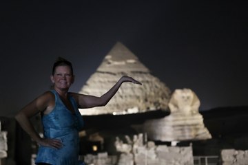 Mısır piramitleri Dünya Turizm Günü kapsamında aydınlatıldı