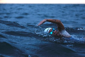 Ultra maraton yüzücüsü Bengisu Avcı'nın Kuzey Kanalı geçişi başladı