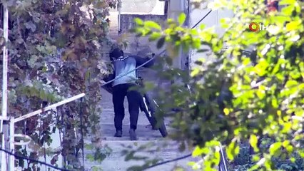 Bursa'nın en dik ve en uzun merdivenlerinden bisikletiyle indi