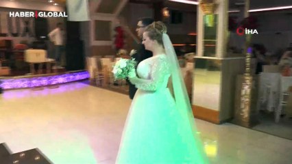 Salgın ve savaşlardan dolayı ayrı kalan çift 6 yıl sonra dünya evine girdi