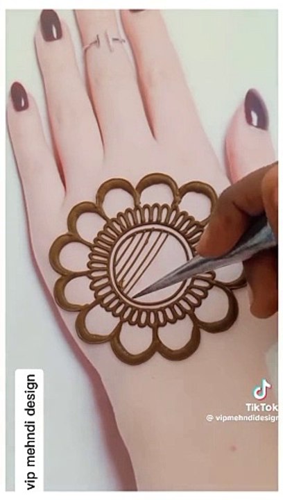 Nice Hand mehndi designs