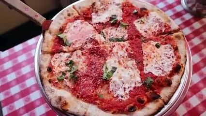 Luisito Comunica Viajé horas para probar la “MEJOR” PIZZA del continente _ ¿Realmente es tan buena_