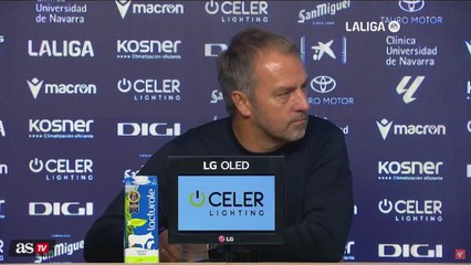 Flick responde a las rotaciones del Barça en El Sadar