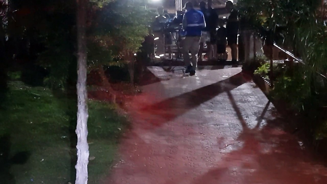 Goleiro sofre torção no tornozelo durante partida de futebol no Guarujá