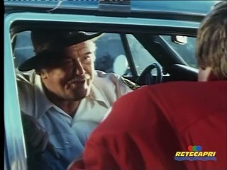 Il ragazzo e il poliziotto / Smokey Bites the Dust (1981)