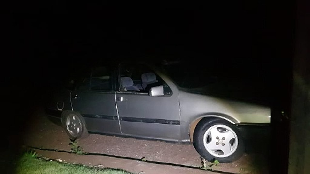 Corpo de Bombeiros é acionado para combater incêndio em veículo no Cascavel Velho