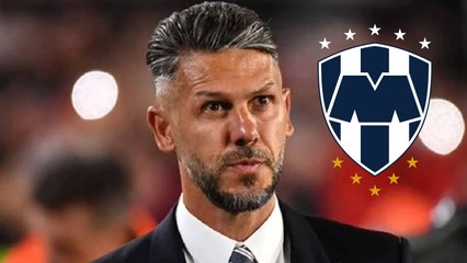 Martín Demichelis encara el gol que se le ha anulado a Monterrey y que los lleva al empate con Chivas