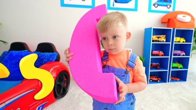 Олівер і мама об’єднуються, щоб врятувати Рому з телефонної пастки! Рома занадто довго грав по телефону і застряг – чи вдасться його врятувати? Приєднуйтесь, щоб дізнатися