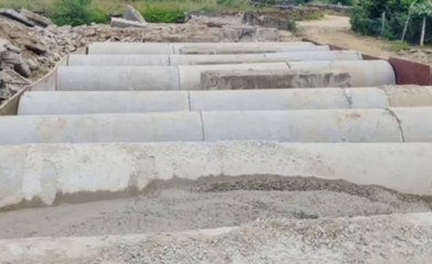 Video : पुलिया निर्माण के काम में अनियमितता को लेकर ग्रामीणों ने किया विरोध