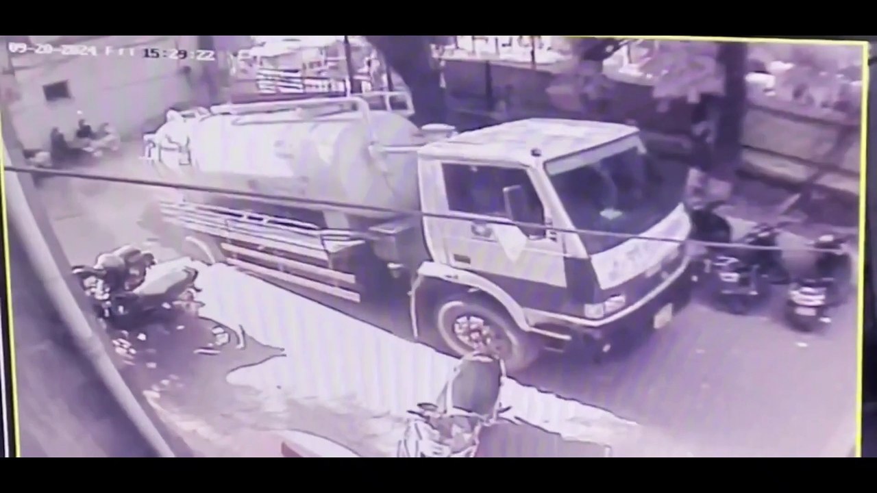 Un trou impressionnant a englouti un camion !