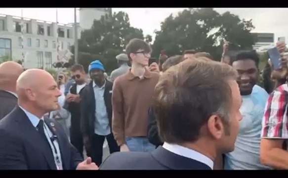 #Interpellé sur l’absence du #NFP au gouv, E. #Macron répond : « Ils n’ont pas voulu travailler avec les autres, c’est #dommage. Sinon, ça aurait été le cas. Les #maths sont là. C’est ça la #démocratie. C’est aussi de regarder les chiffres ! »