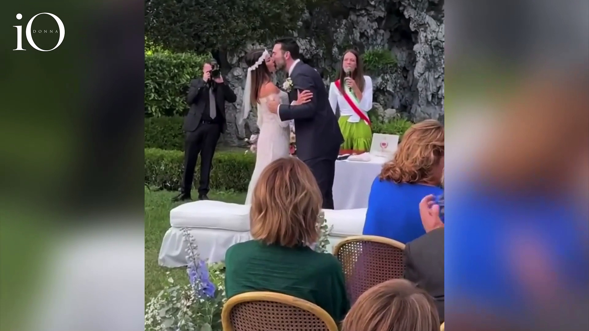 Video Gigi Buffon e Ilaria D'Amico, le nozze sulle colline lucchesi: romanticismo e ospiti vip