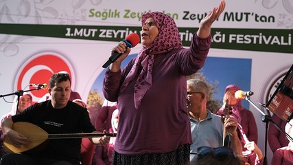 Şalvarlı kadınlar korosu