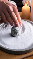 Taking a minute to meditate with soothing sand ‍♀️