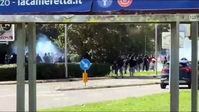 Arezzo-Ternana, scontri tra tifosi