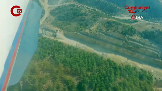 Manisa Alaşehir ile Uşak Banaz'da orman yangını çıktı. Her iki yangına havadan ve karadan çok sayıda ekip ile müdahale başlatıldı