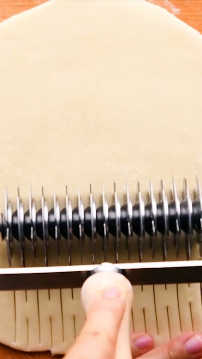 Are you using a hack or gadget to create this pie crust_ #shorts