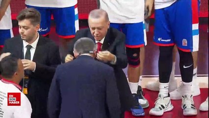 Cumhurbaşkanı Erdoğan Anadolu Efes'in kupasını verdi