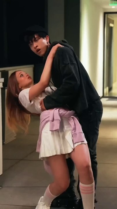 Pop Star Falls In Love With Fan