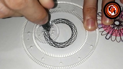(VIDEO #0047) ️️ DIBUJANDO un hermoso diseño con marcadores de colores y un espirógrafo.
