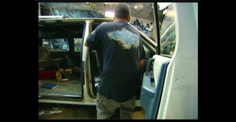 Un étudiant avec une voiture familiale, et défectueuse   Pimp My Ride   Episode complet