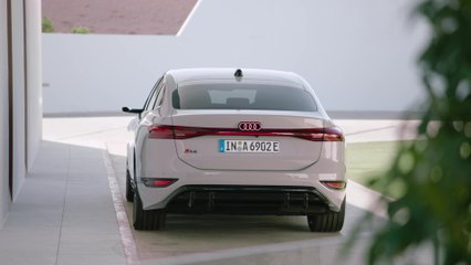 Audi A6 e-tron: Revolutionäre Lichttechnologie für beeindruckendes Design 🚗