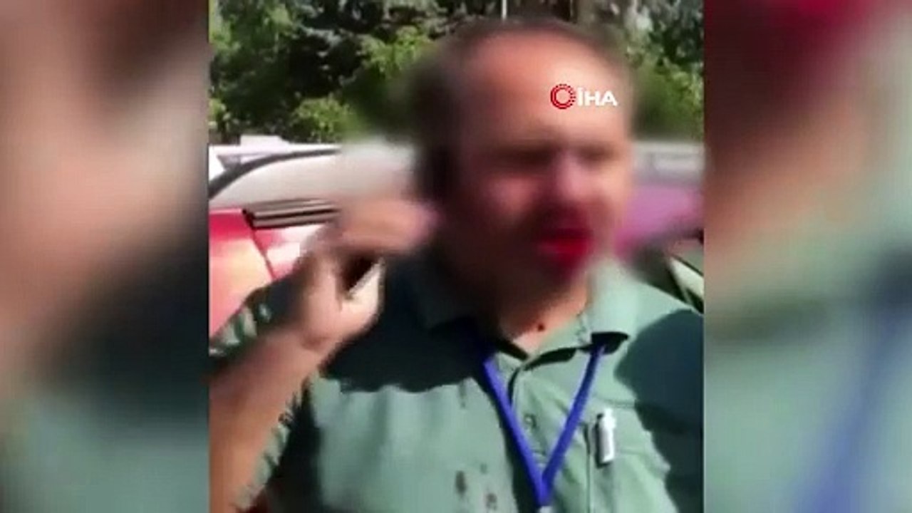 Sinyal vermediği için eşini direksiyon sınavından geçirmeyen görevlinin burnunu kırdı