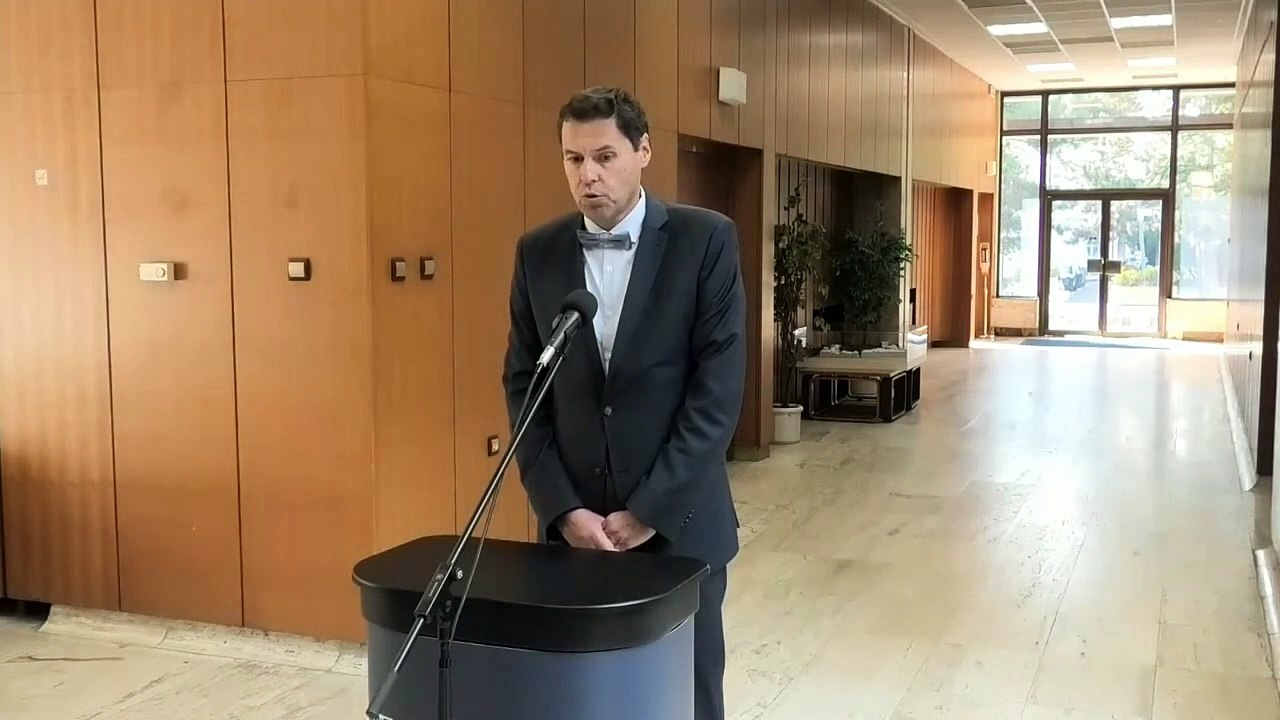 ZÁZNAM: Brífing viceprezidenta AZZZ Rastislava Machunku a 1. viceprezidenta RÚZ Mária Lolovského