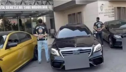 Bakan Yerlikaya duyurdu: Çakarlı otomobille drift yapan sürücüler hakkında işlem yapıldı