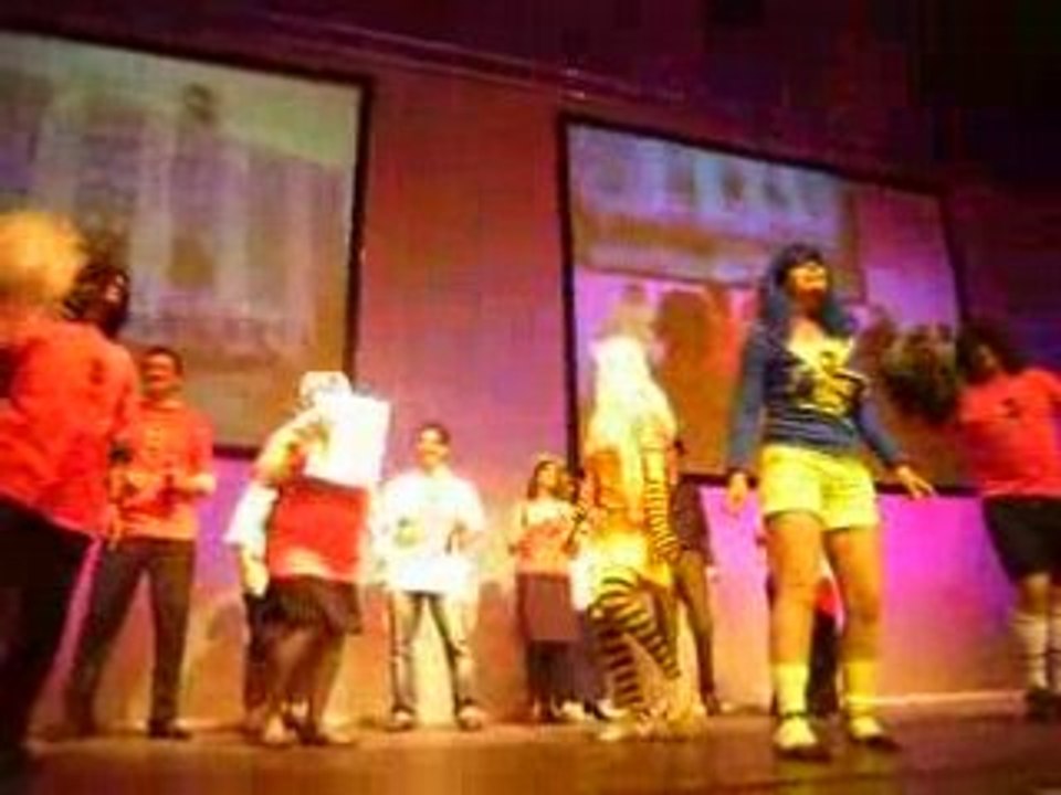 HEY PREND MA MAIN (parle à ma main remix)