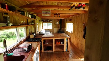 Benn transforms a static caravan into a log cabin