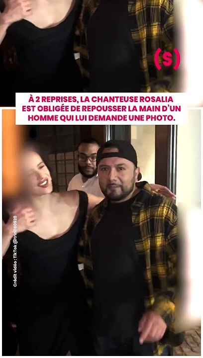 SIMONE - NEWS : Rosalia obligée de repousser la main d'un homme à deux reprises lors d'une photo