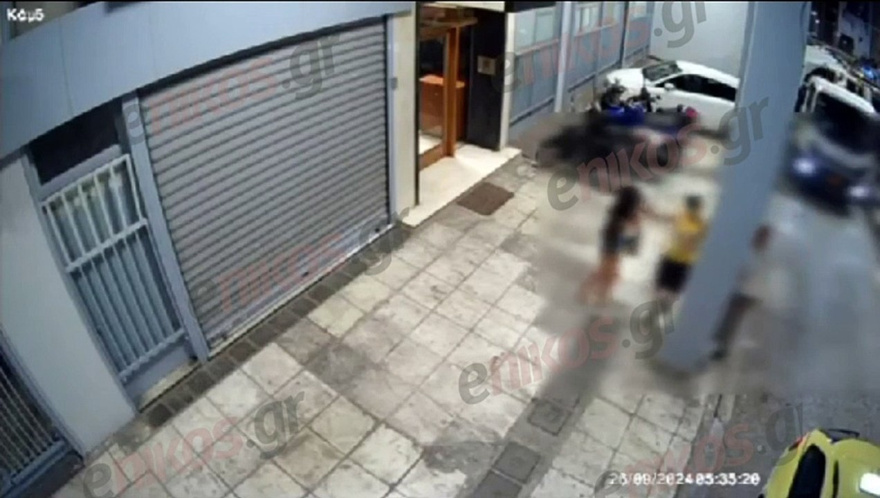 Αθήνα: Βίντεο από την άγρια επίθεση που δέχθηκε...