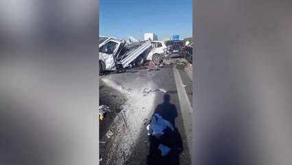 Barletta, inferno sulla statale 16: maxi incidente dopo l'assalto al portavalori. Auto distrutte e due feriti gravi