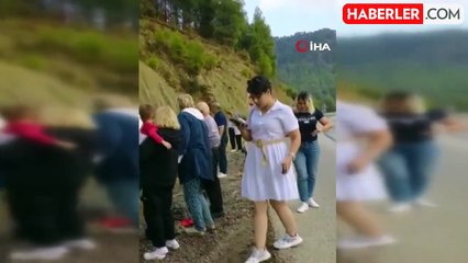 Скачать видео: Isparta-Antalya Yolunda Otobüs Devrildi: 8 Yaralı