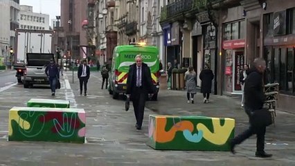 Consultant Dr John Gibbs arrives at Letby inquiry