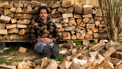 Man spends £10k transforming a static caravan into a log cabin in just a few months