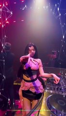 蹦迪女神降临小姐姐高清慢镜头热舞最终pose美到爆表