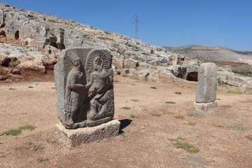 Perre Antik Kenti'ndeki tokalaşma anıtı: Köylüler buldu 5 bin turist ziyaret etti