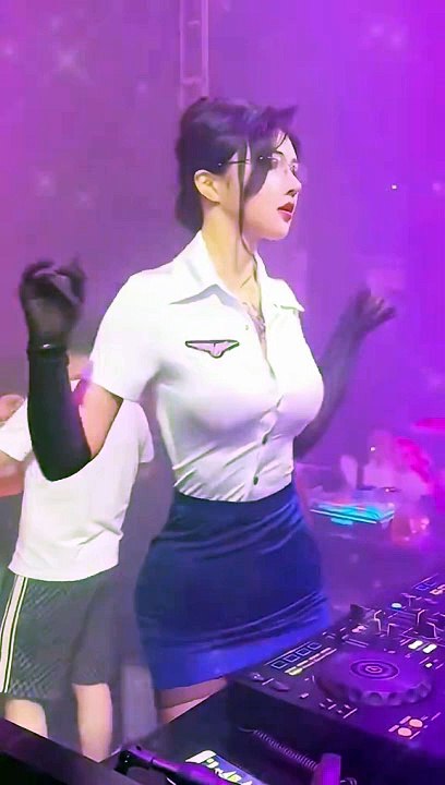 J033T9QS hotgirlDJ